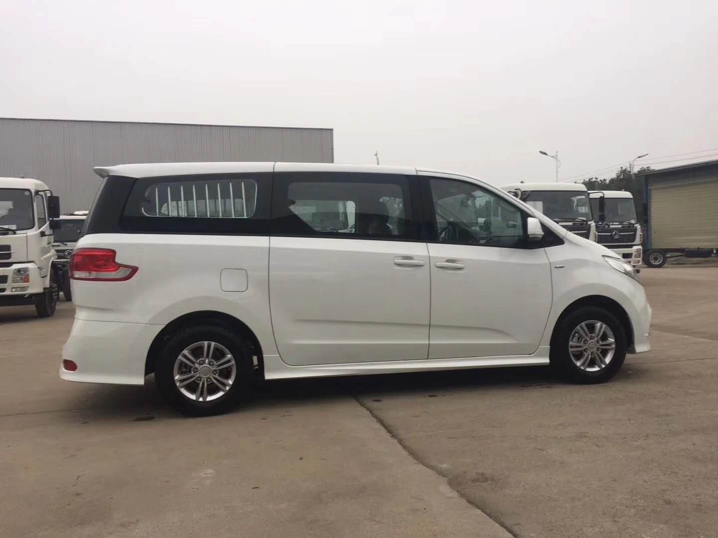 大通G10服務(wù)車(chē)